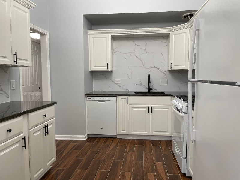 29W412 Thornwood Ln - Photo 4 of 10