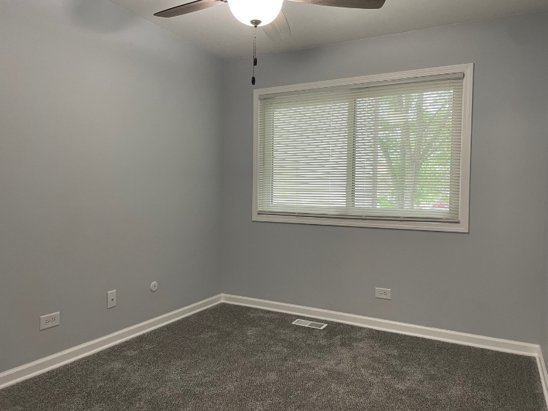 29W412 Thornwood Ln - Photo 7 of 10