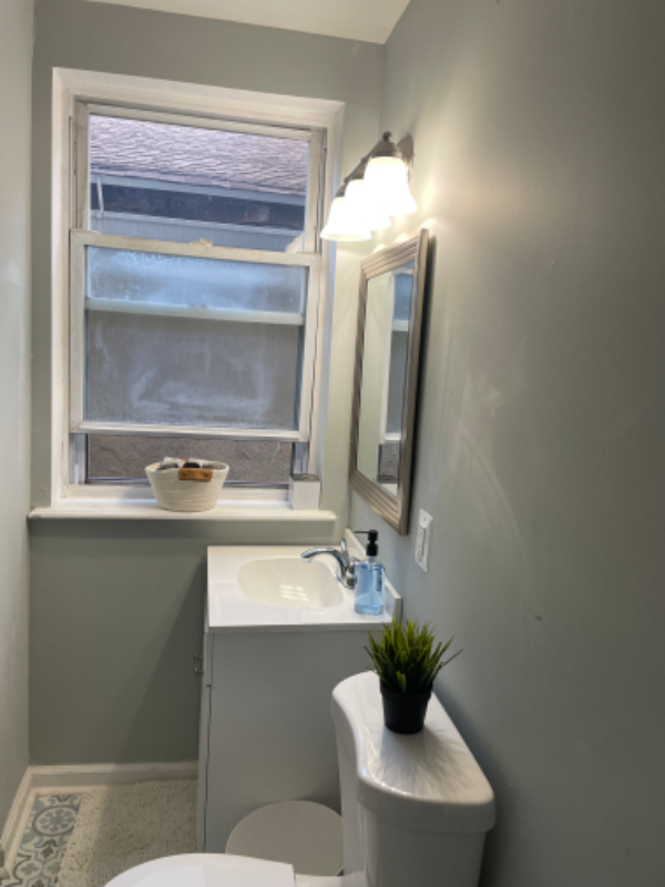 1037 W Baltimore St #APTD - Photo 2 of 13