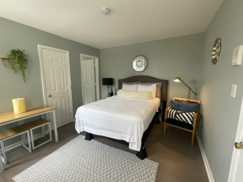 1037 W Baltimore St #APTD - Photo 3 of 13