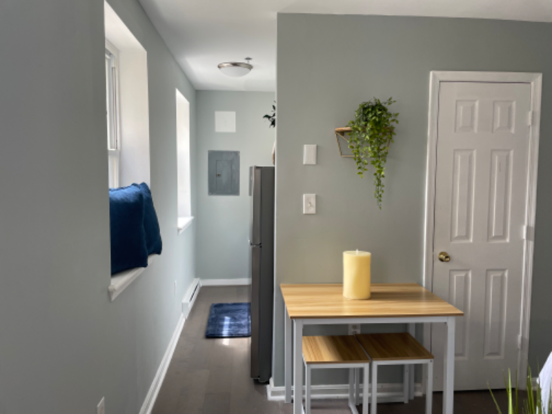 1037 W Baltimore St #APTD - Photo 4 of 13