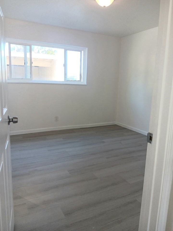1106 Edsel Dr #2 - Photo 5 of 6