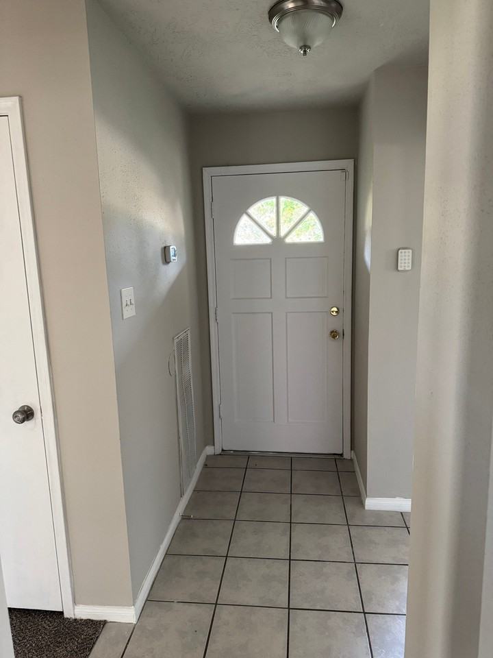 9706 Galston Ln - Photo 3 of 20