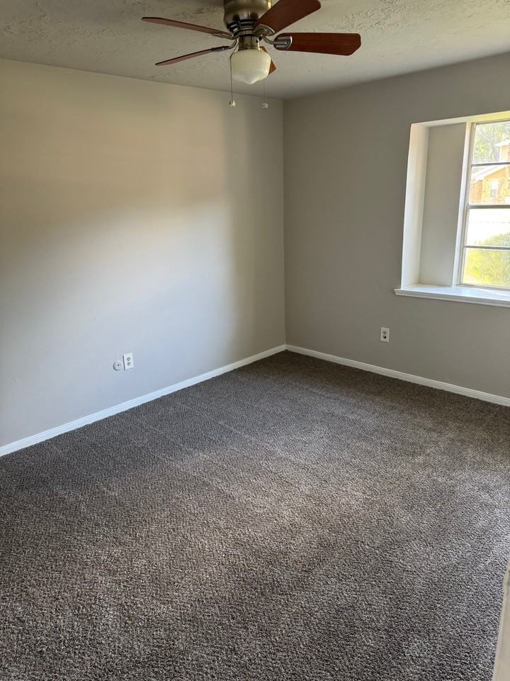 9706 Galston Ln - Photo 5 of 20