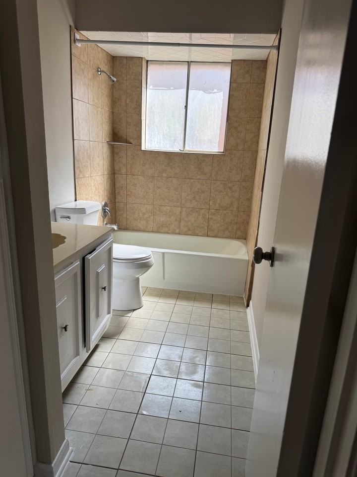 9706 Galston Ln - Photo 6 of 20