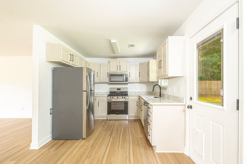 315 Autumn Dr - Photo 5 of 20