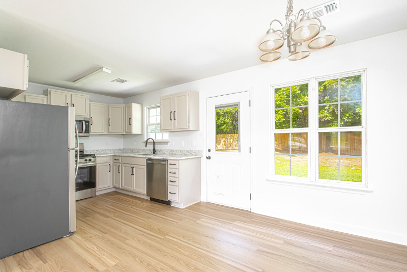 315 Autumn Dr - Photo 6 of 20