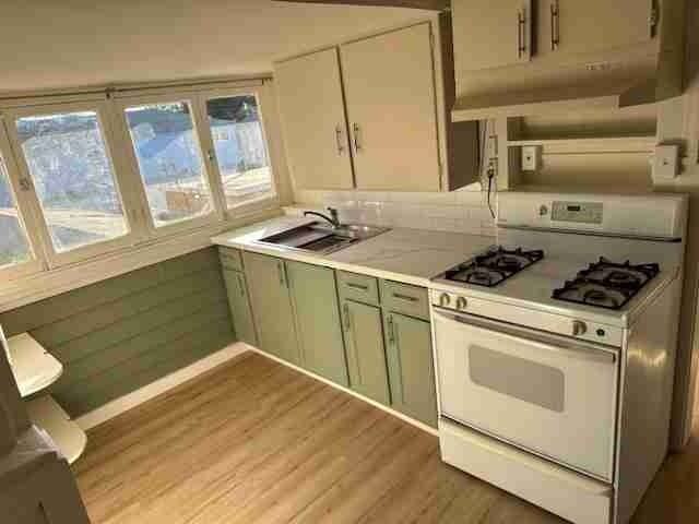 392 E Alvarado St #D - Photo 3 of 8