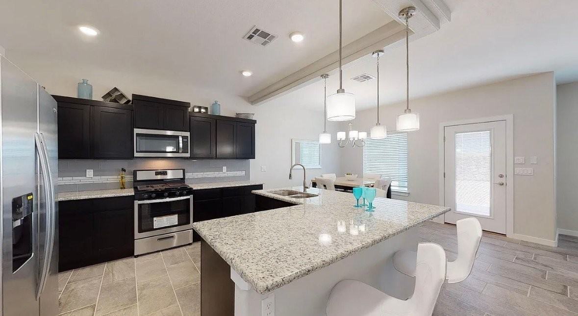 12661 Kingsbury Ave - Photo 2 of 16