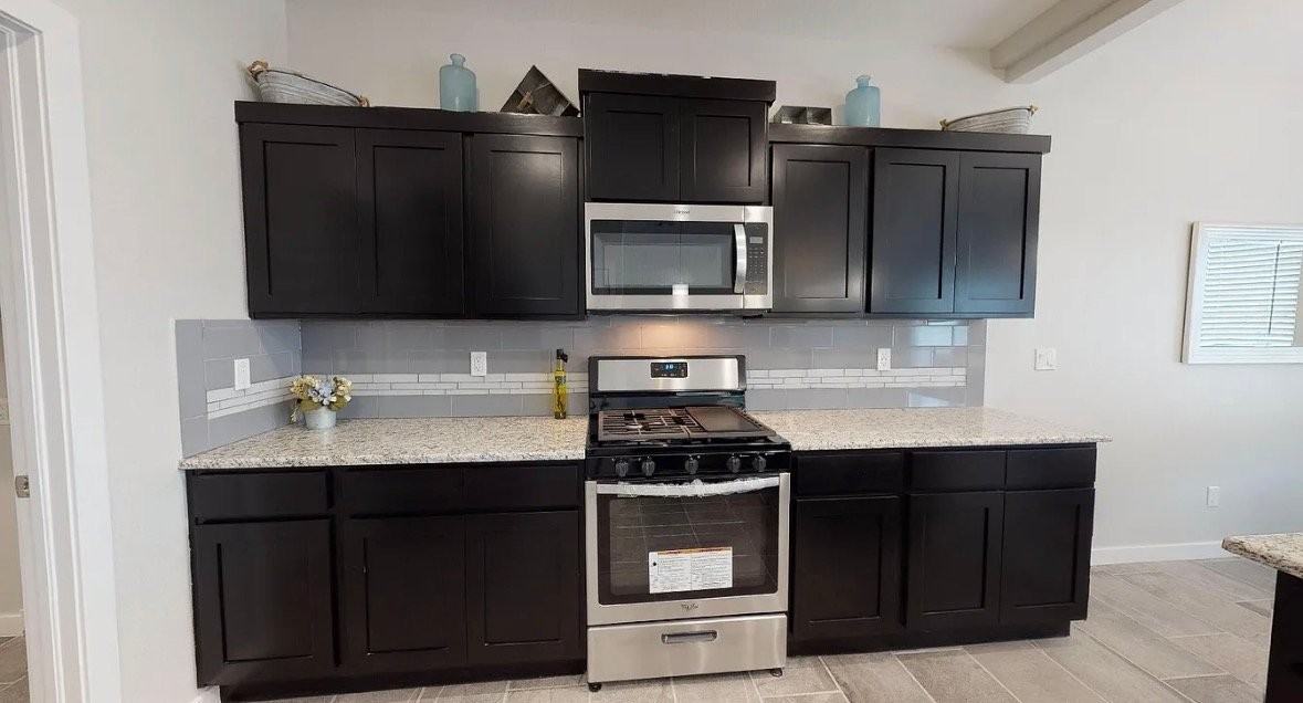 12661 Kingsbury Ave - Photo 3 of 16