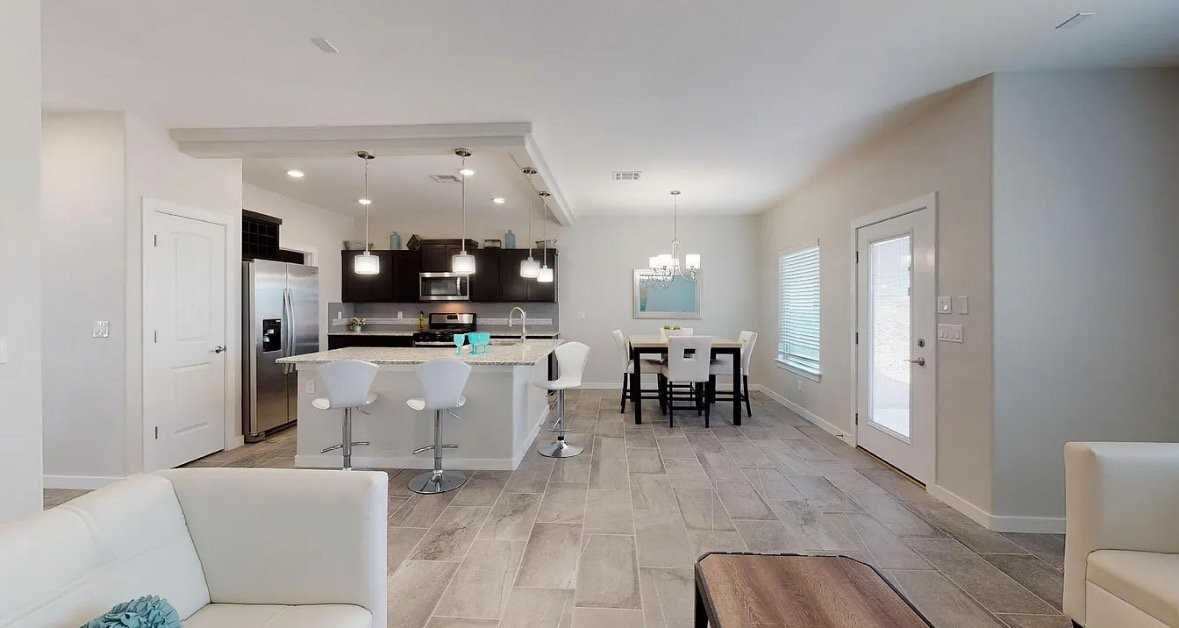 12661 Kingsbury Ave - Photo 4 of 16