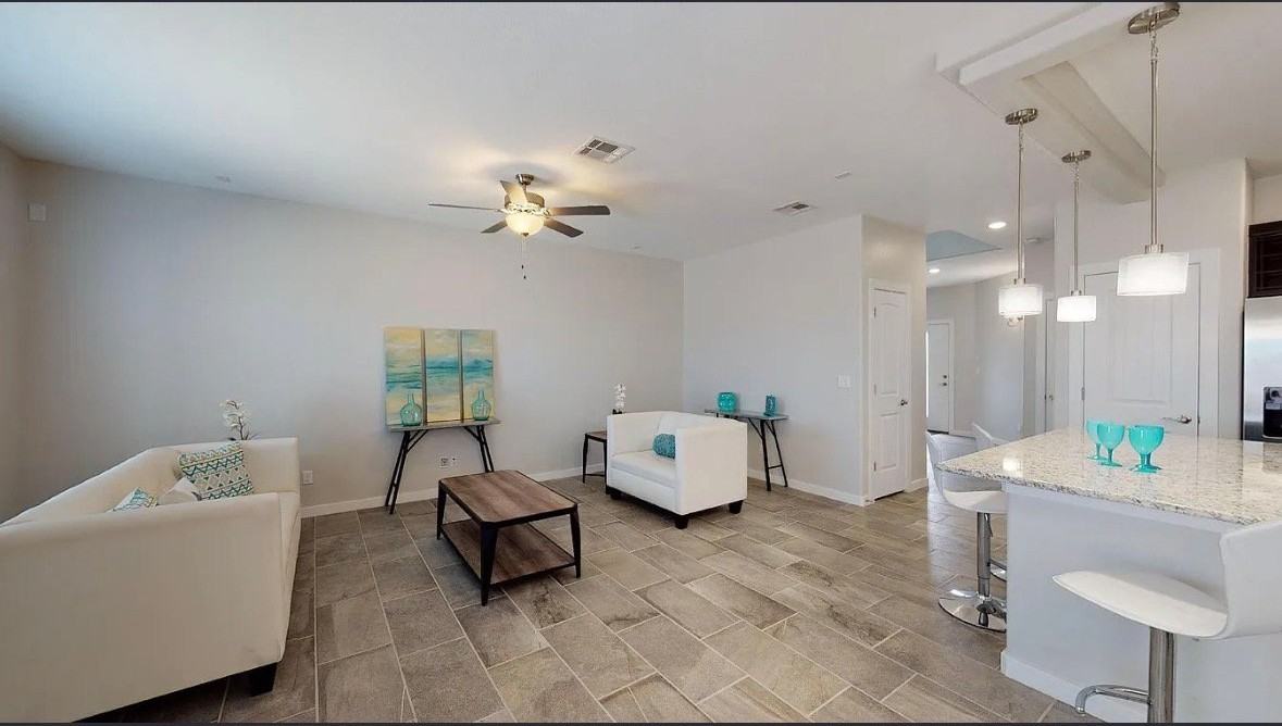 12661 Kingsbury Ave - Photo 5 of 16