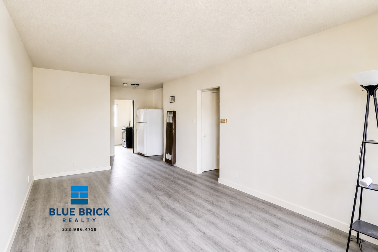 1055 N El Centro Ave #8 - Photo 5 of 16