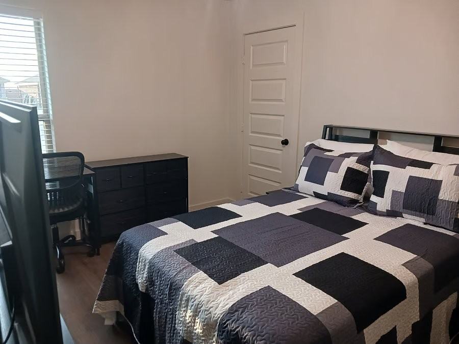 2049 Dove Ave - Photo 6 of 13