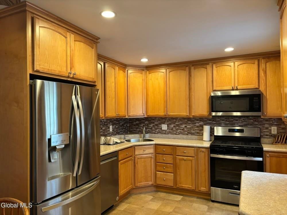 52 Trottingham Rd - Photo 5 of 16