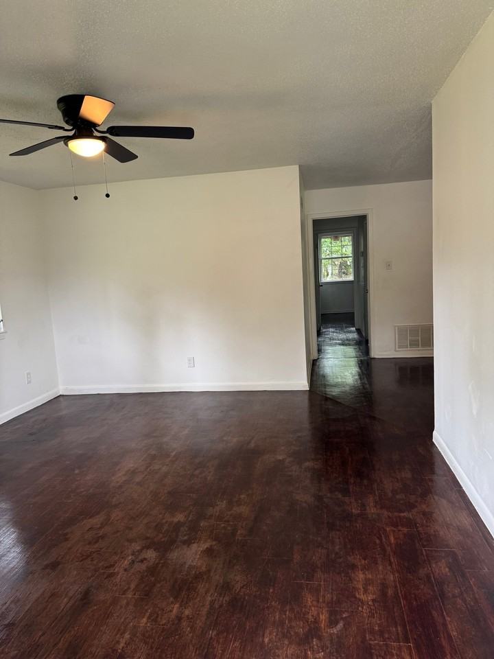 13 Arrowhead Ct - Photo 3 of 9