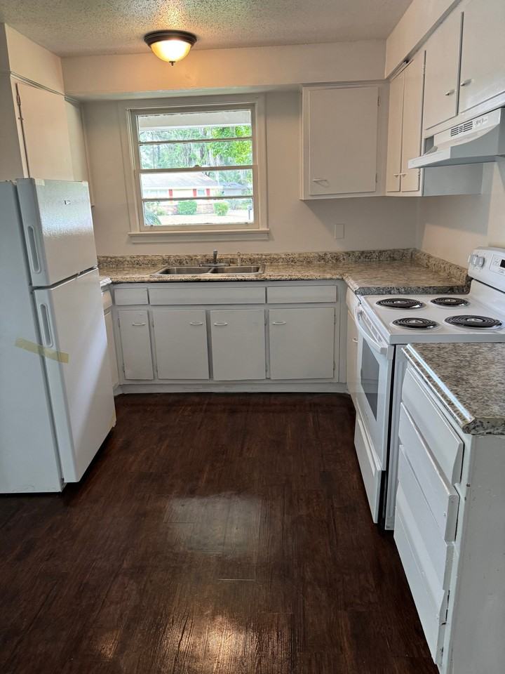 13 Arrowhead Ct - Photo 4 of 9