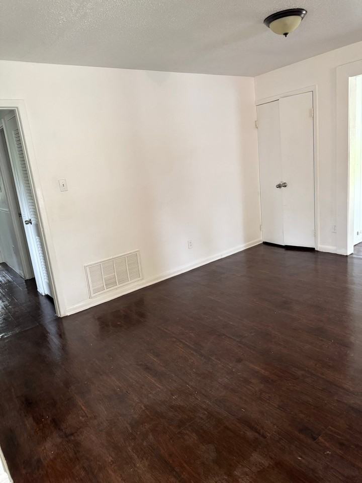 13 Arrowhead Ct - Photo 6 of 9