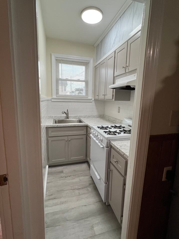 52 Swift St #1 - Photo 4 of 5