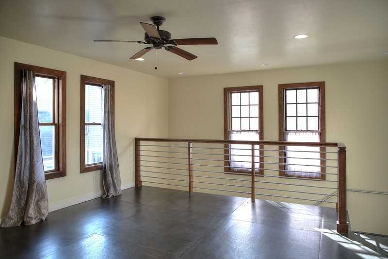 614 24th St - Photo 4 of 24