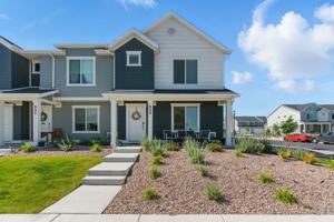 featured image of 933 E Jack Dr