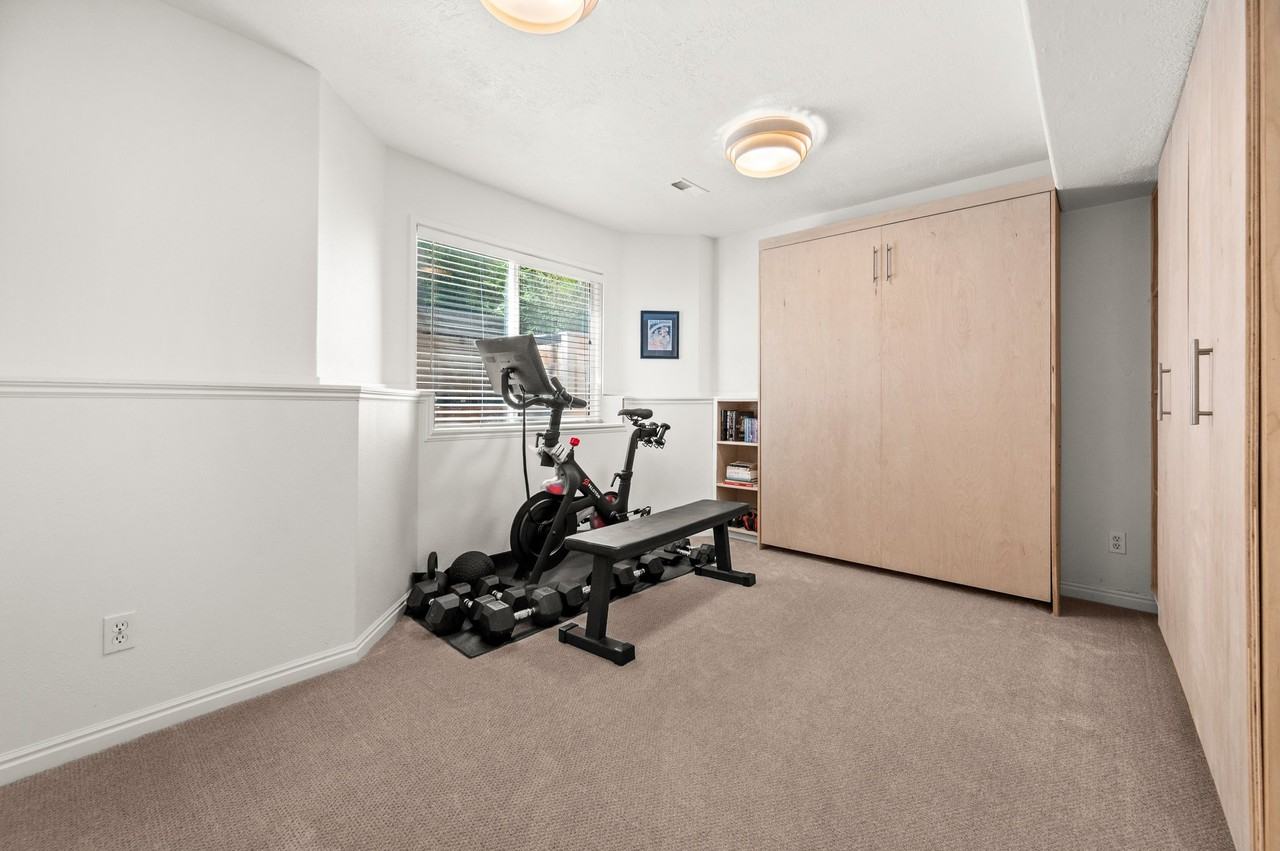 2326 E Sky Pines Ct - Photo 5 of 20