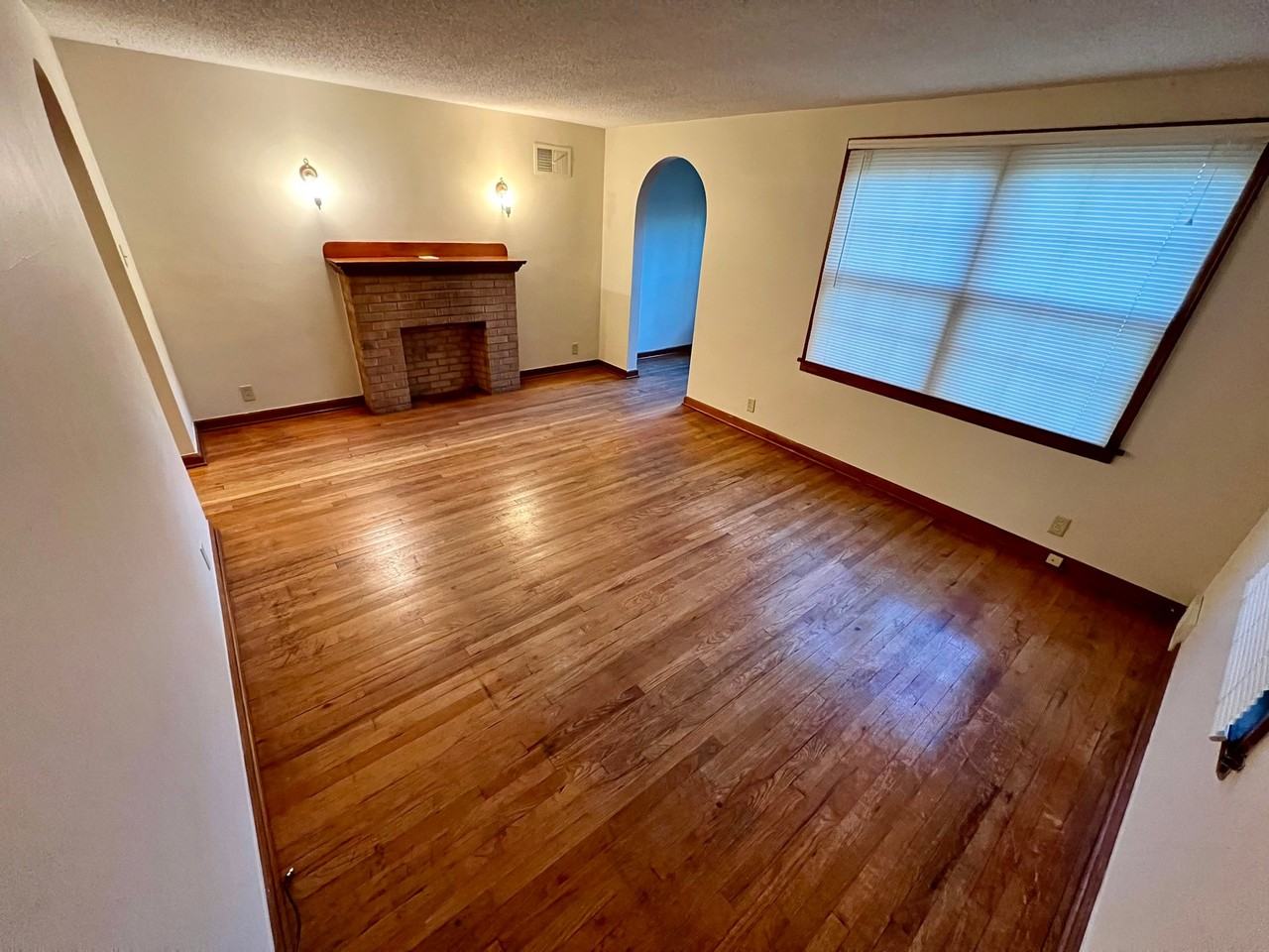 817 Spruce St - Photo 2 of 12