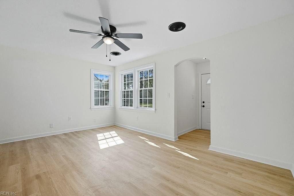3316 Vimy Ridge Ave - Photo 3 of 12