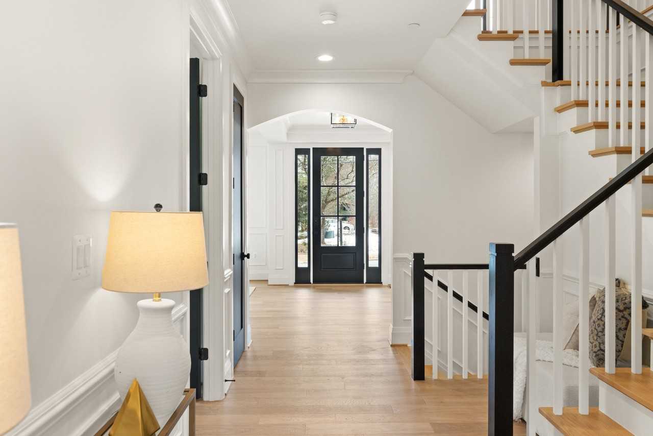 8309 Loring Dr - Photo 2 of 20