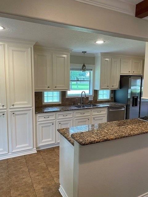 1602 Eastvale Dr - Photo 4 of 7