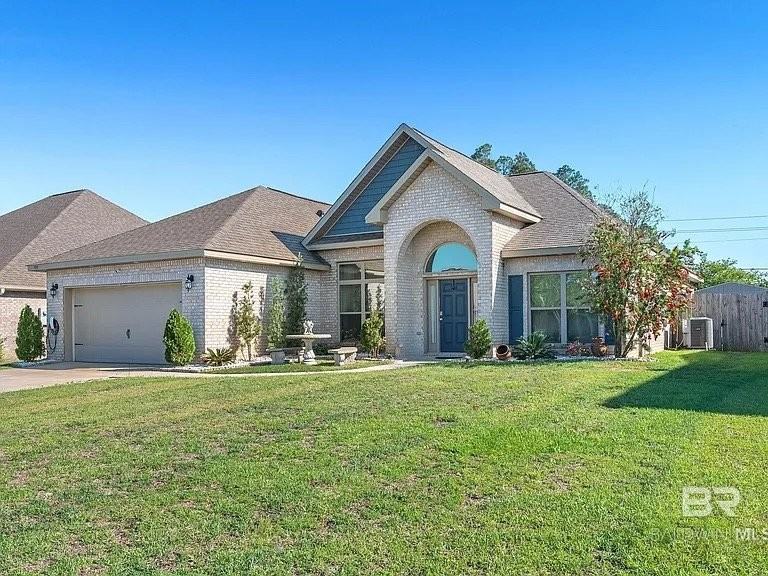 335 Thornhill Cir - Photo 2 of 20