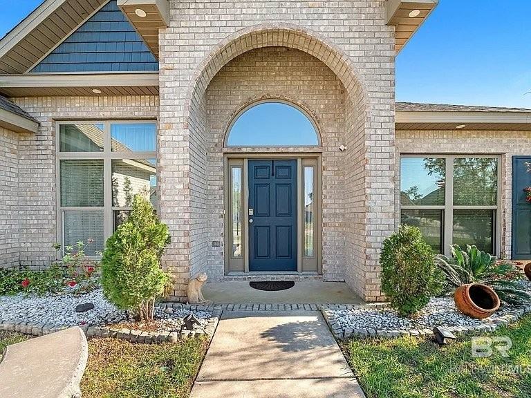 335 Thornhill Cir - Photo 4 of 20