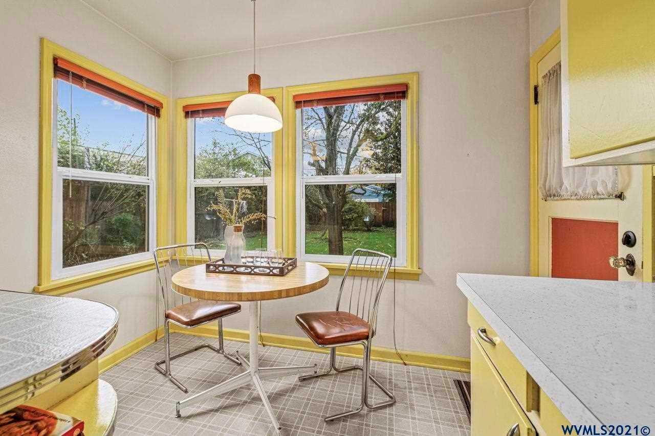 1030 16th St Ne - Photo 2 of 20