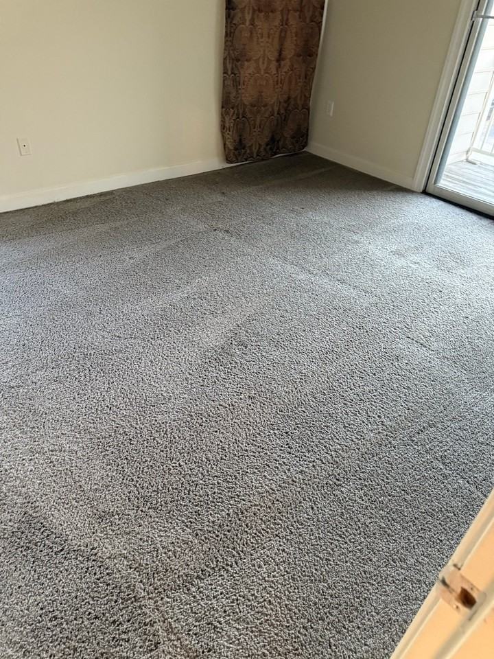 904 Martell Ct #L - Photo 2 of 8
