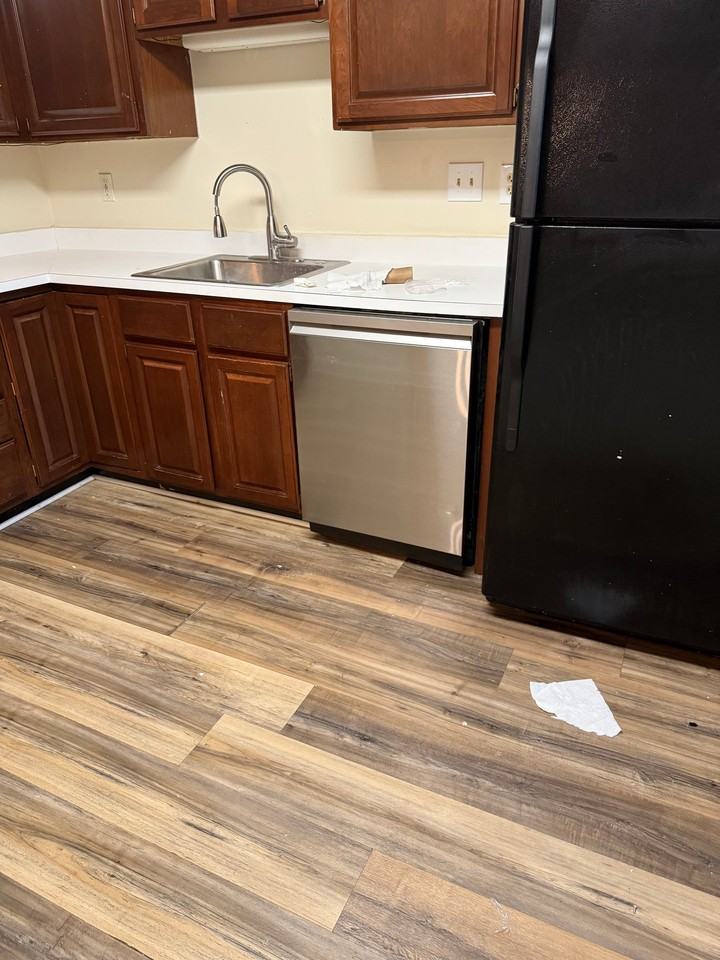 904 Martell Ct #L - Photo 5 of 8