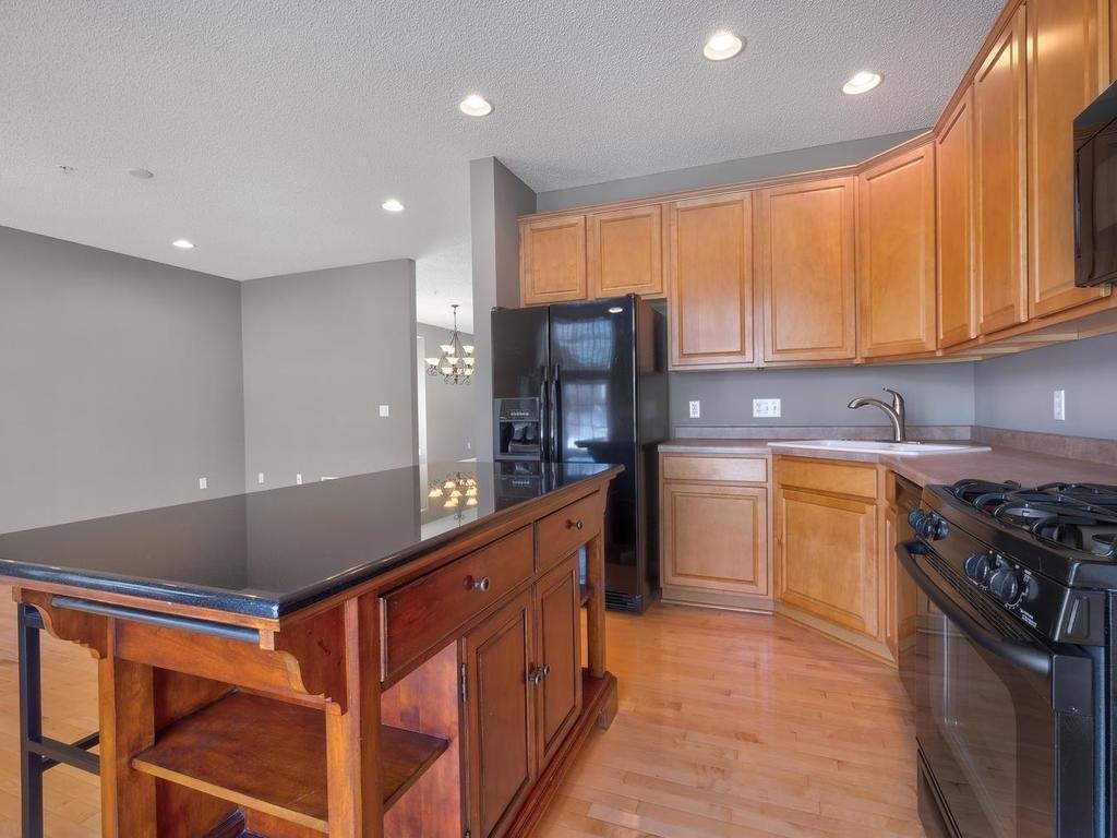 15624 Lilac Dr - Photo 4 of 17