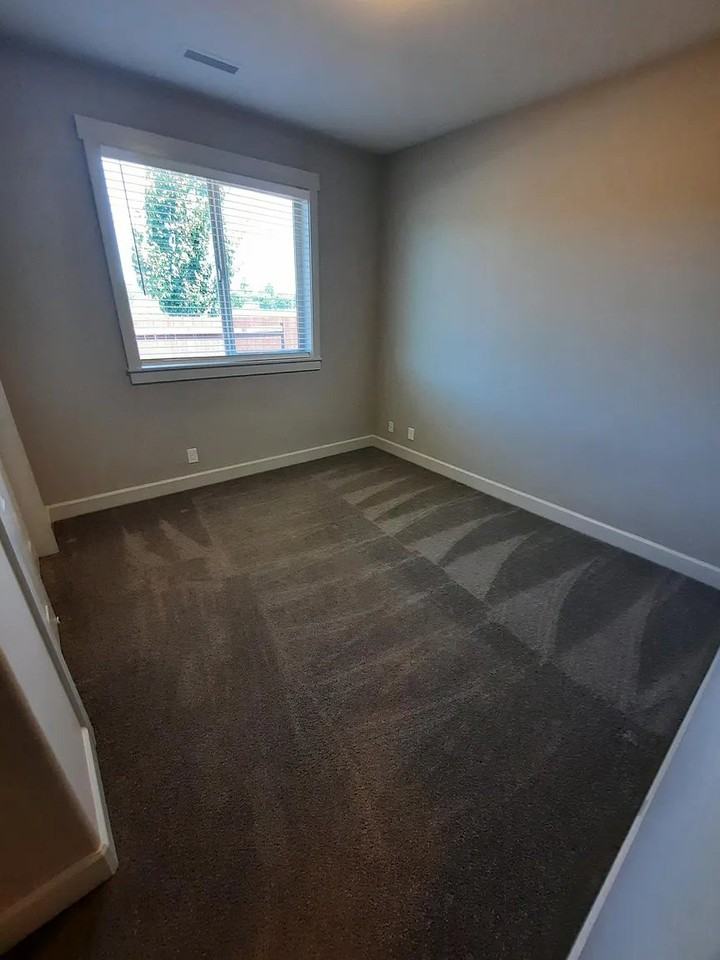 1719 Nw 25th Ave - Photo 3 of 12