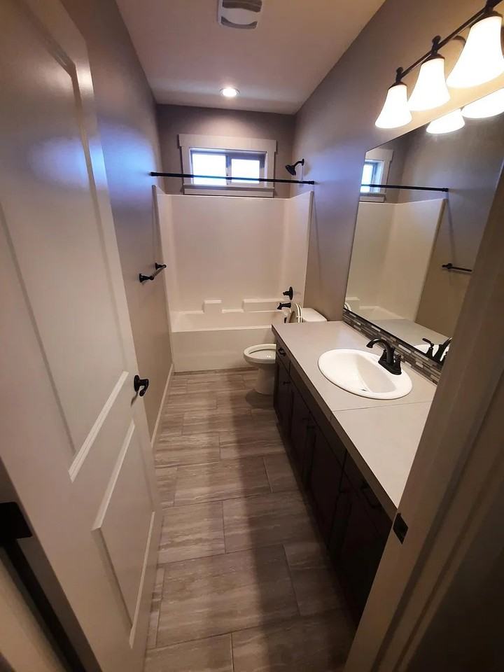1719 Nw 25th Ave - Photo 4 of 12