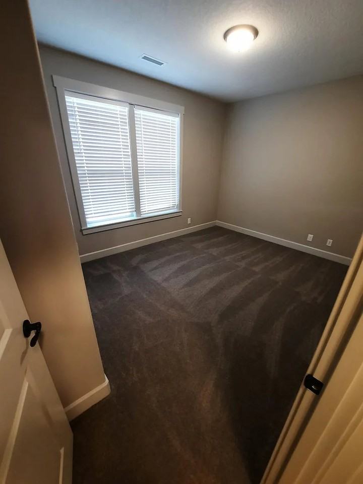 1719 Nw 25th Ave - Photo 5 of 12