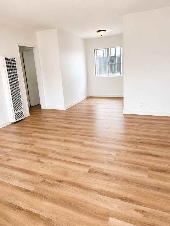 901 W 76th St #1 - Photo 2 of 7