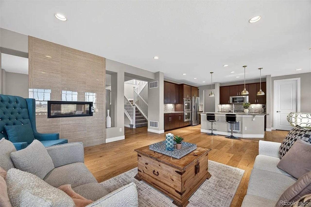 6738 Club Villa Rd - Photo 4 of 20
