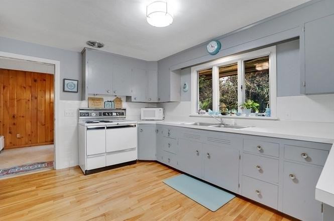 28 Dayton St - Photo 4 of 13