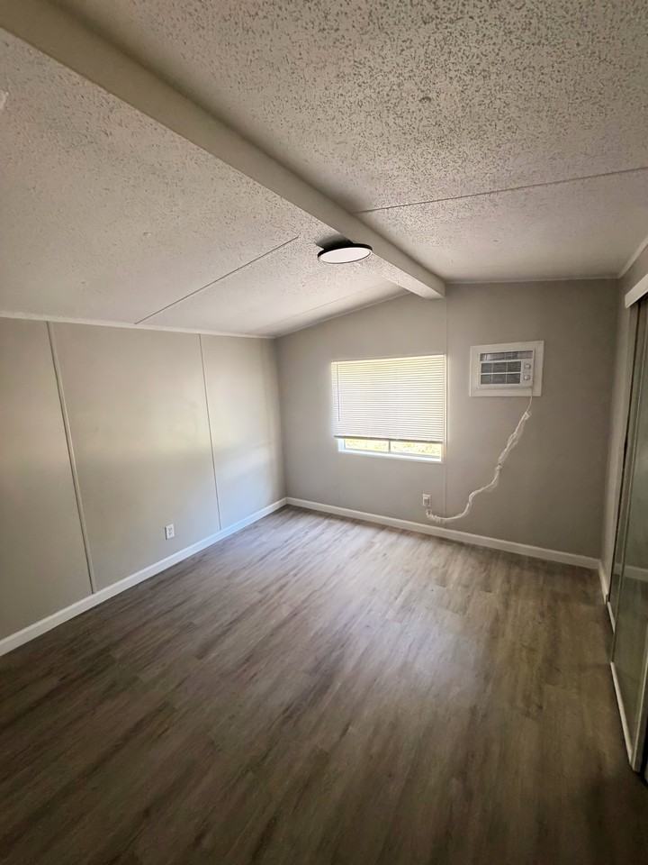 18 Deerwood Park - Photo 5 of 7