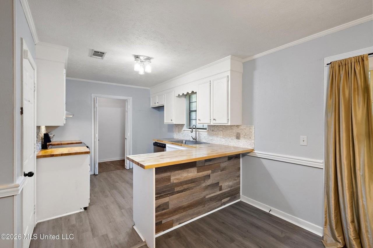 548 Vineland Dr - Photo 5 of 8