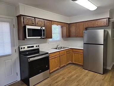 313 Kingston Rd - Photo 2 of 14