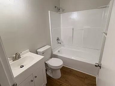 313 Kingston Rd - Photo 3 of 14