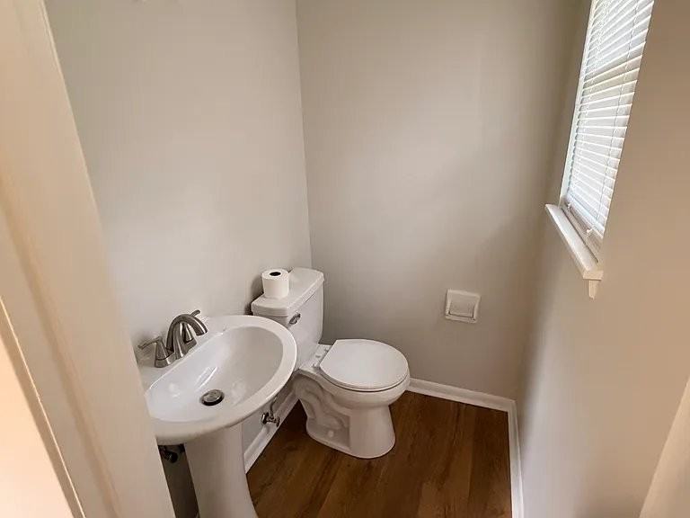 313 Kingston Rd - Photo 6 of 14