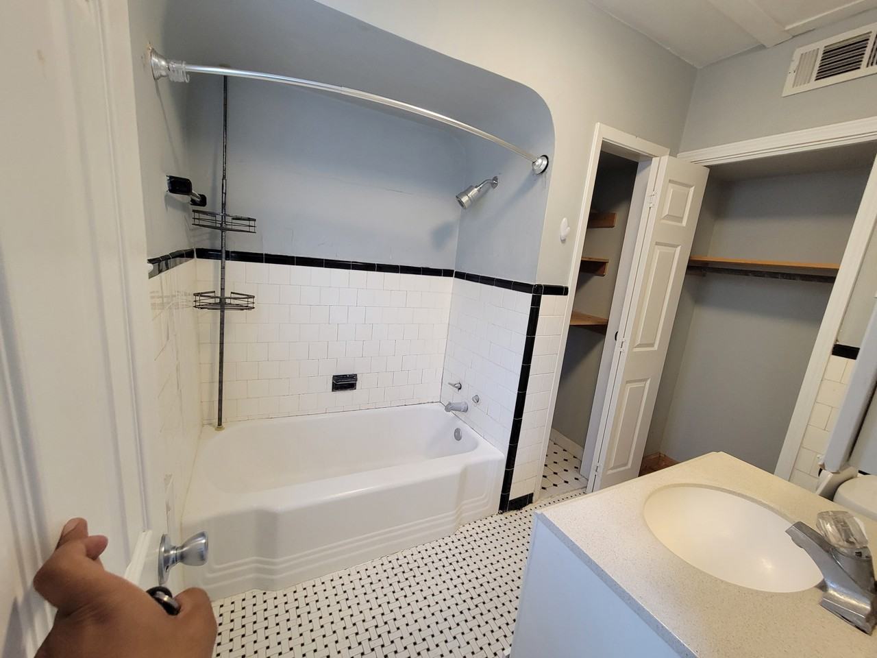 3316 Robert St #1 - Photo 5 of 9