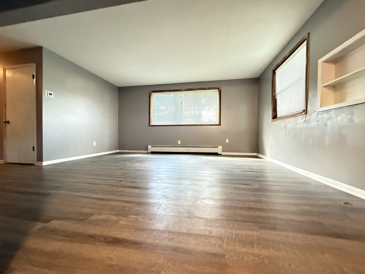 403 8 1/2 Ave Nw #403UNIT2 - Photo 2 of 17