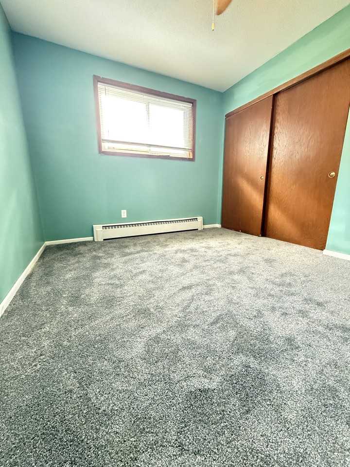 403 8 1/2 Ave Nw #403UNIT2 - Photo 4 of 17